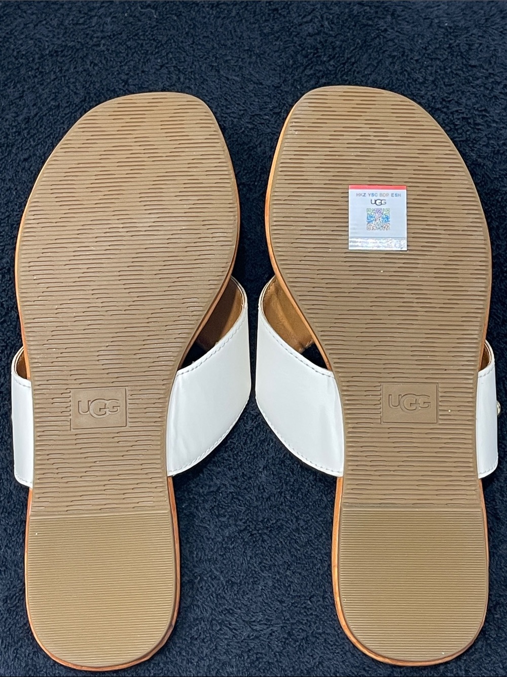 UGG Carey Flip Sandal Jasmine White Leather Thong with Tan Footbed Size 8.5 - Picture 5 of 5